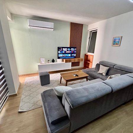 Edi'S Apartament Tiranë Luaran gambar