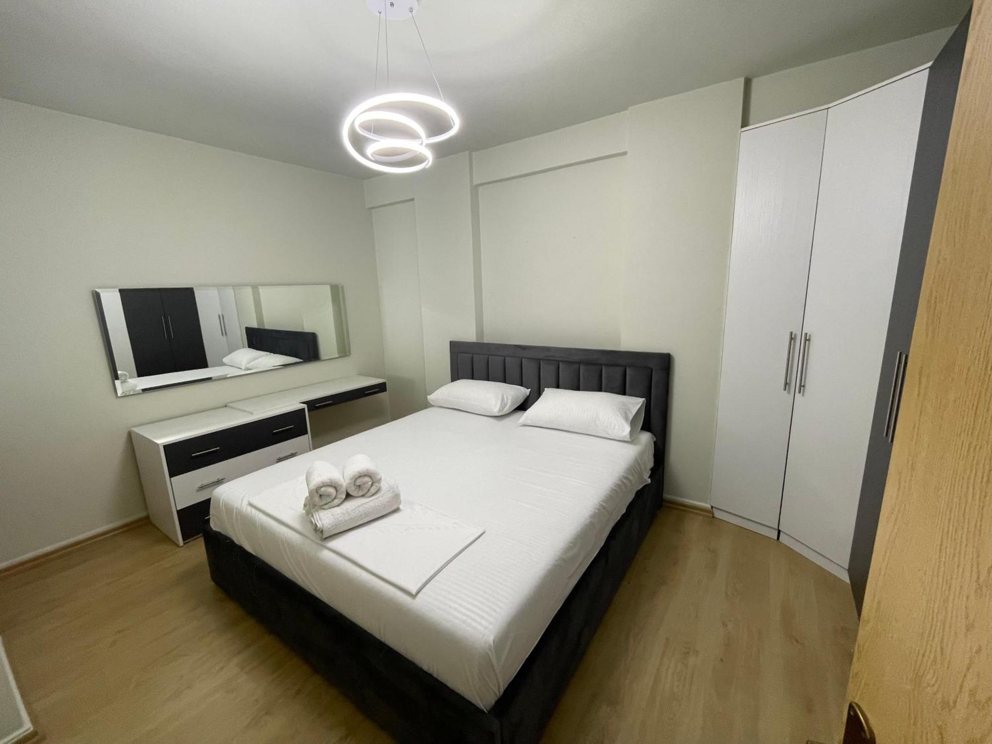 Edi'S Apartament Tiranë Luaran gambar