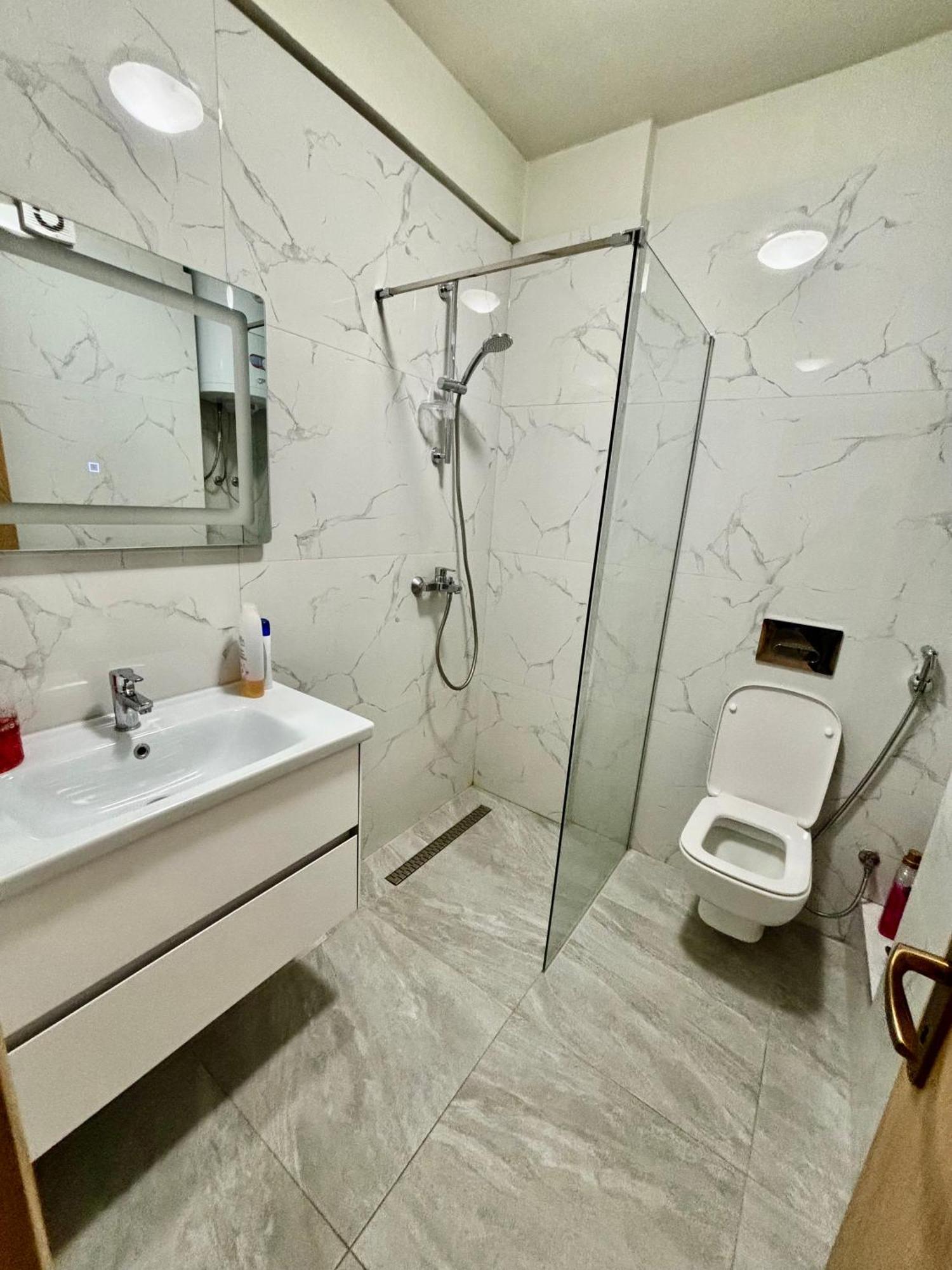 Edi'S Apartament Tiranë Luaran gambar