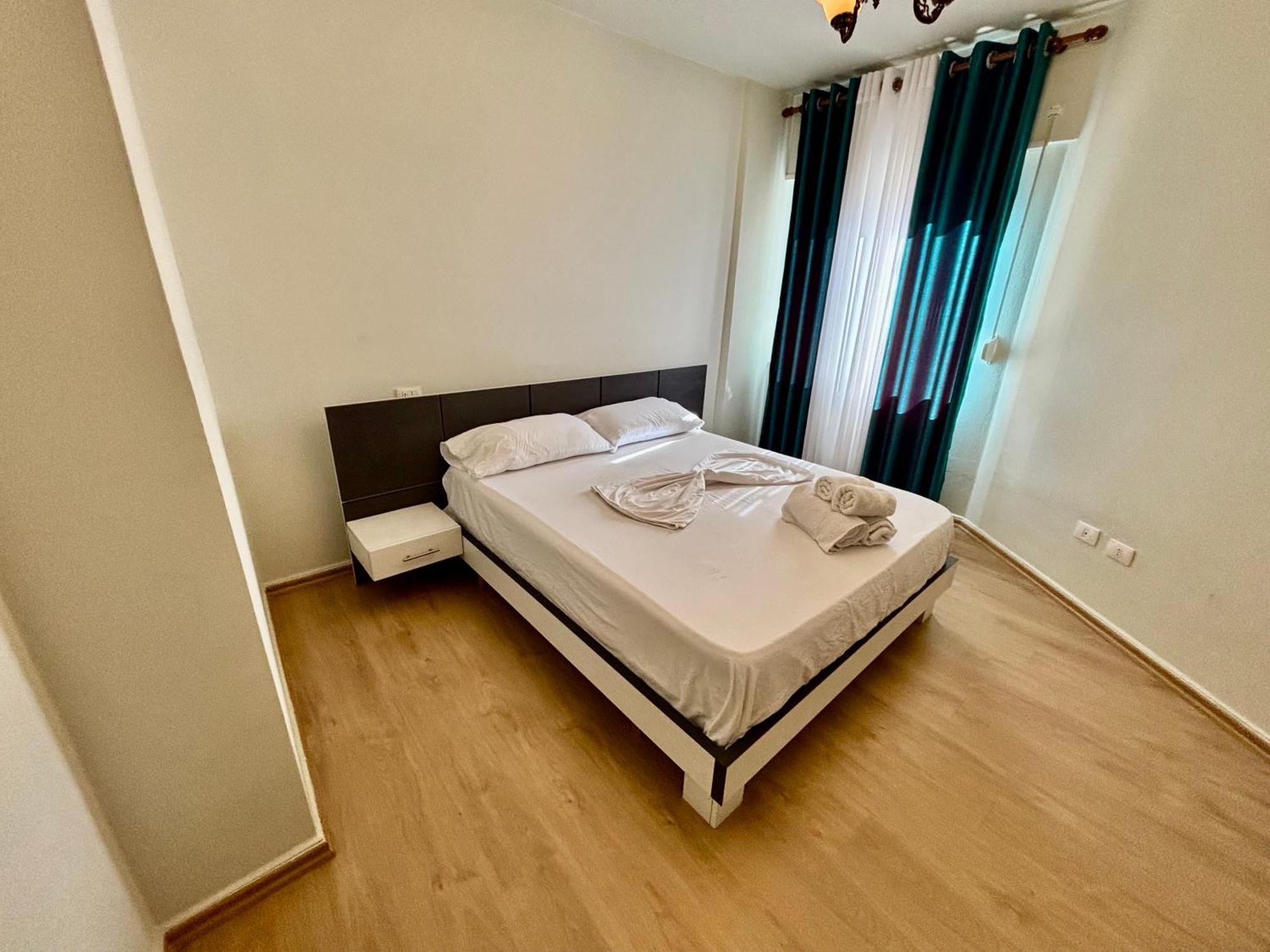 Edi'S Apartament Tiranë Luaran gambar