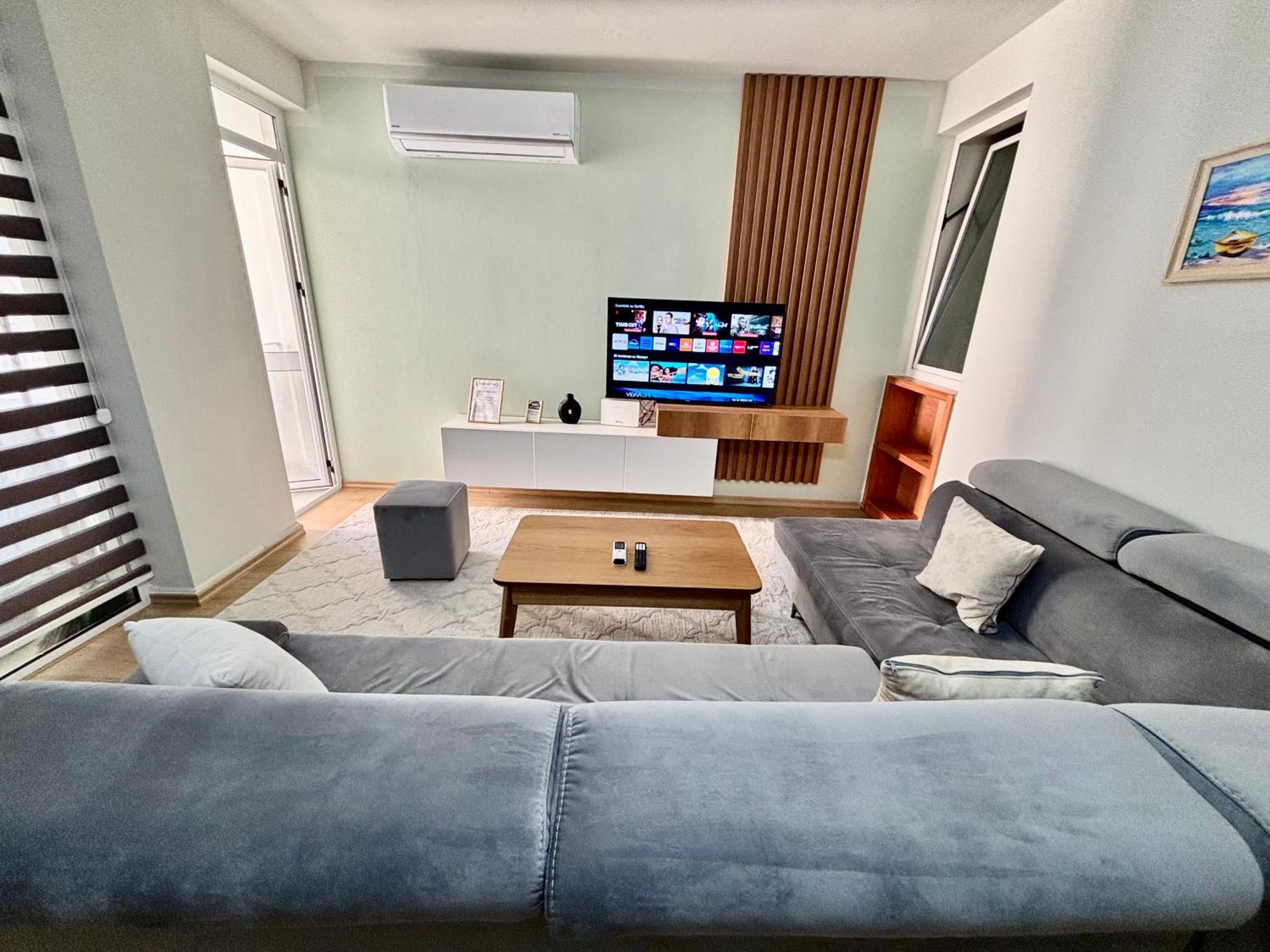 Edi'S Apartament Tiranë Luaran gambar
