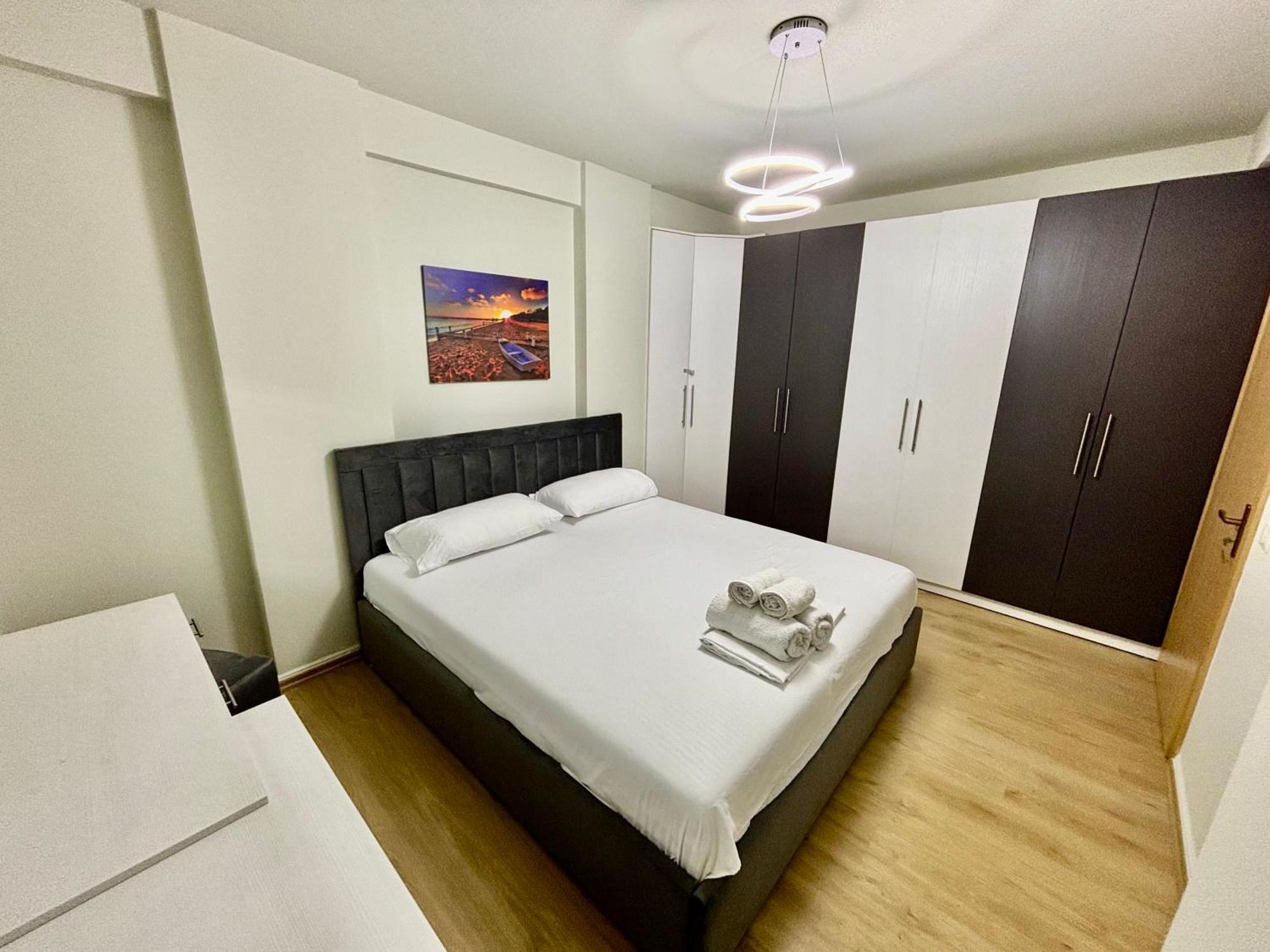 Edi'S Apartament Tiranë Luaran gambar