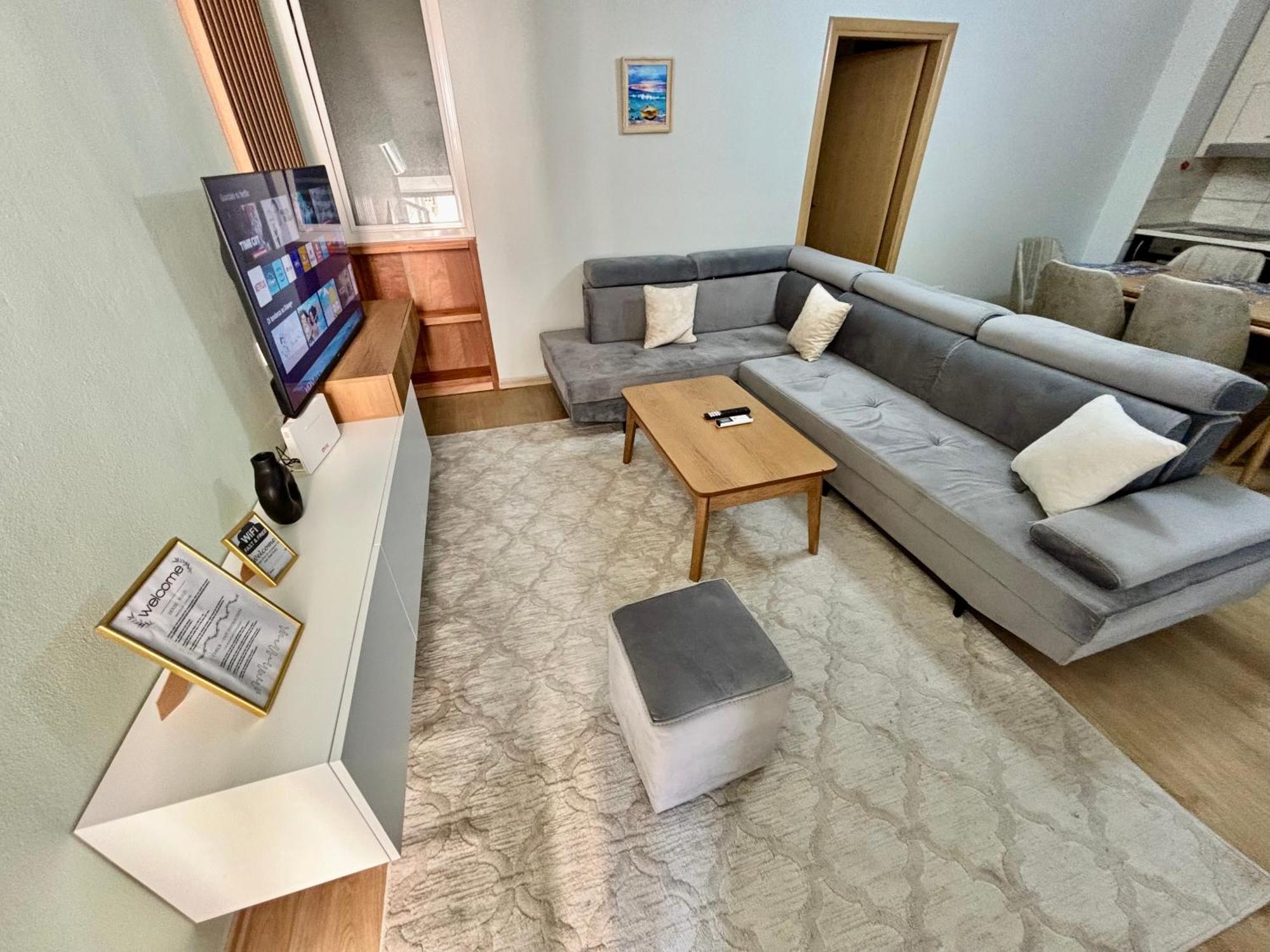 Edi'S Apartament Tiranë Luaran gambar