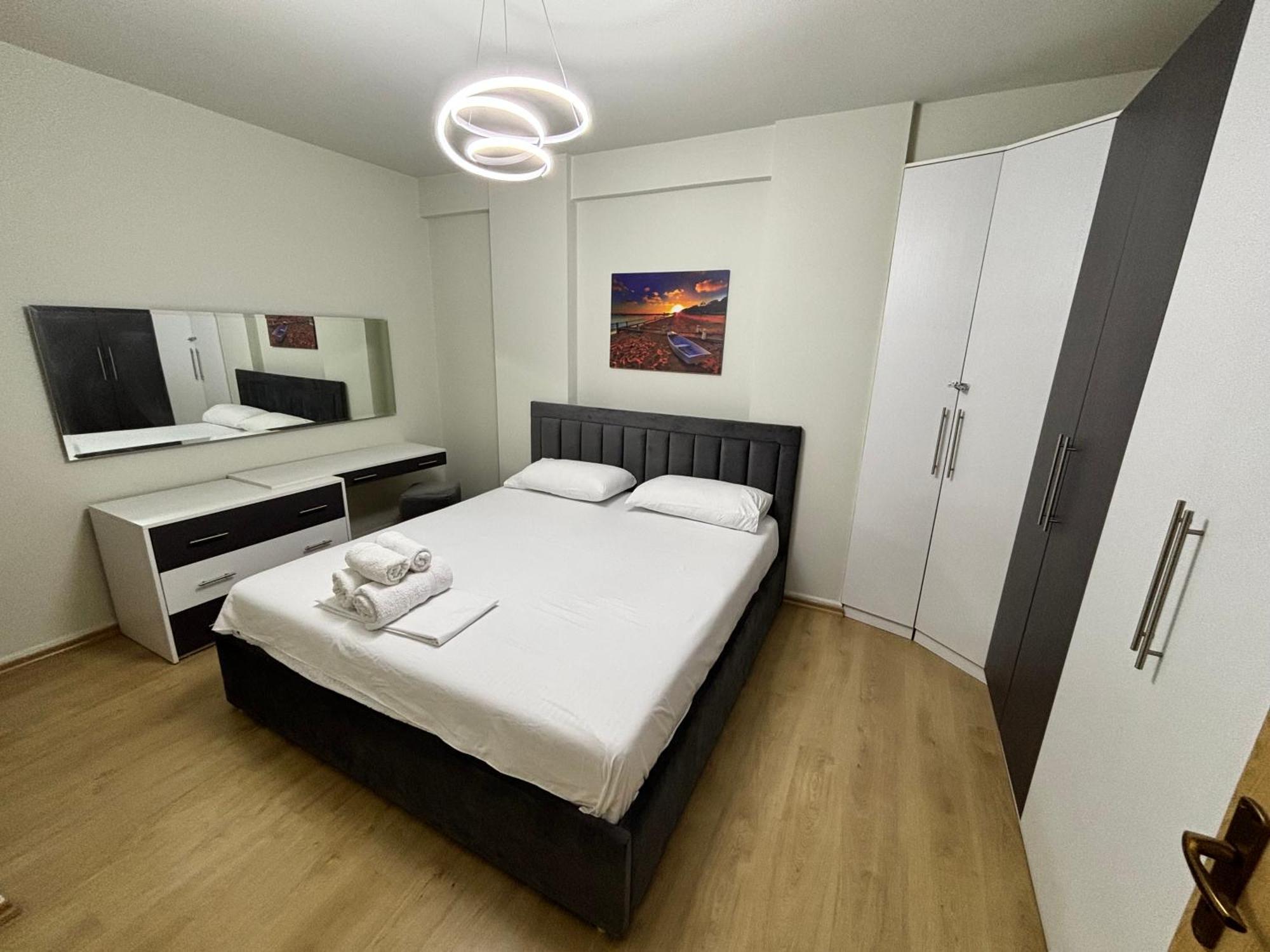 Edi'S Apartament Tiranë Luaran gambar