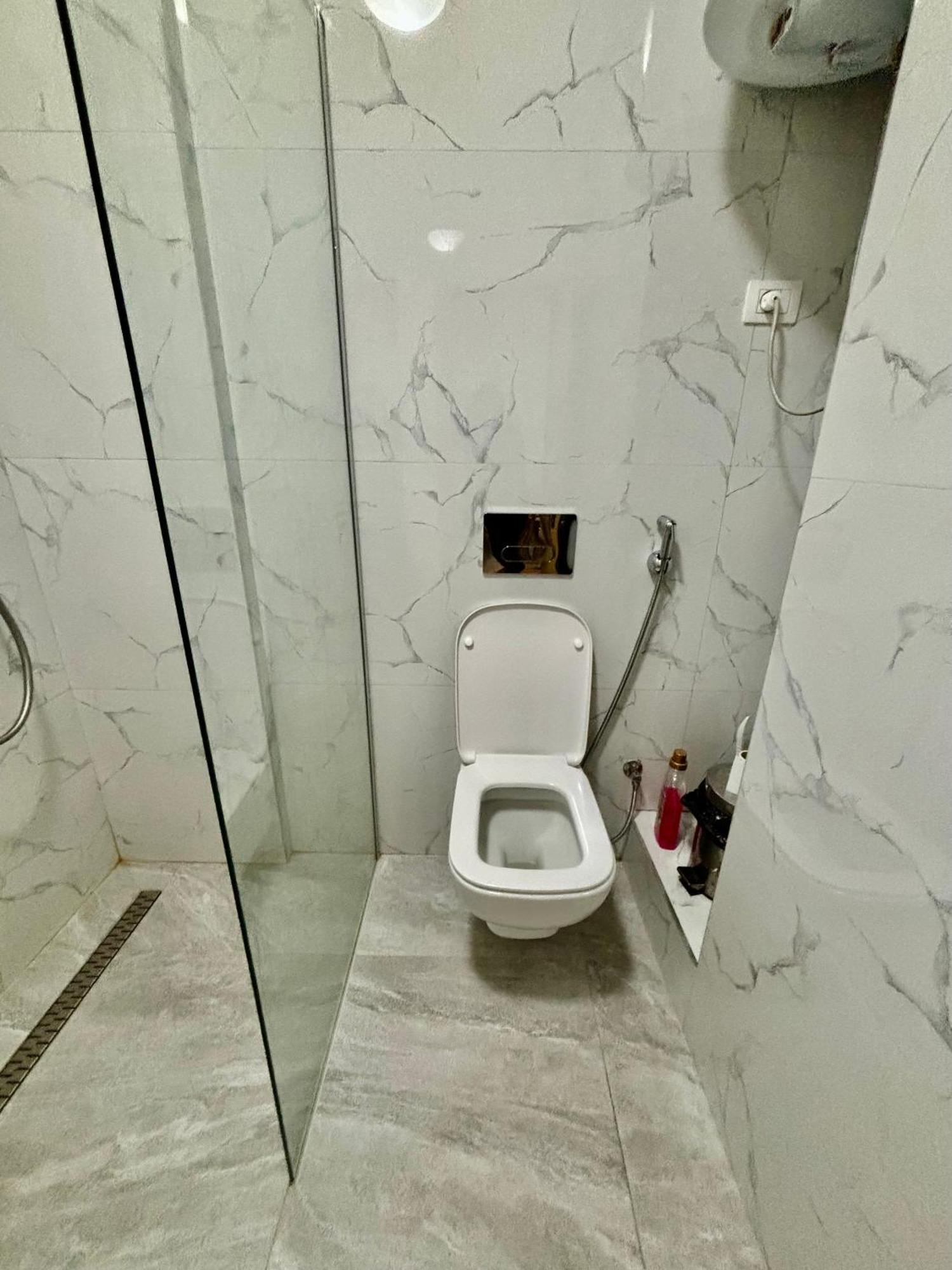 Edi'S Apartament Tiranë Luaran gambar