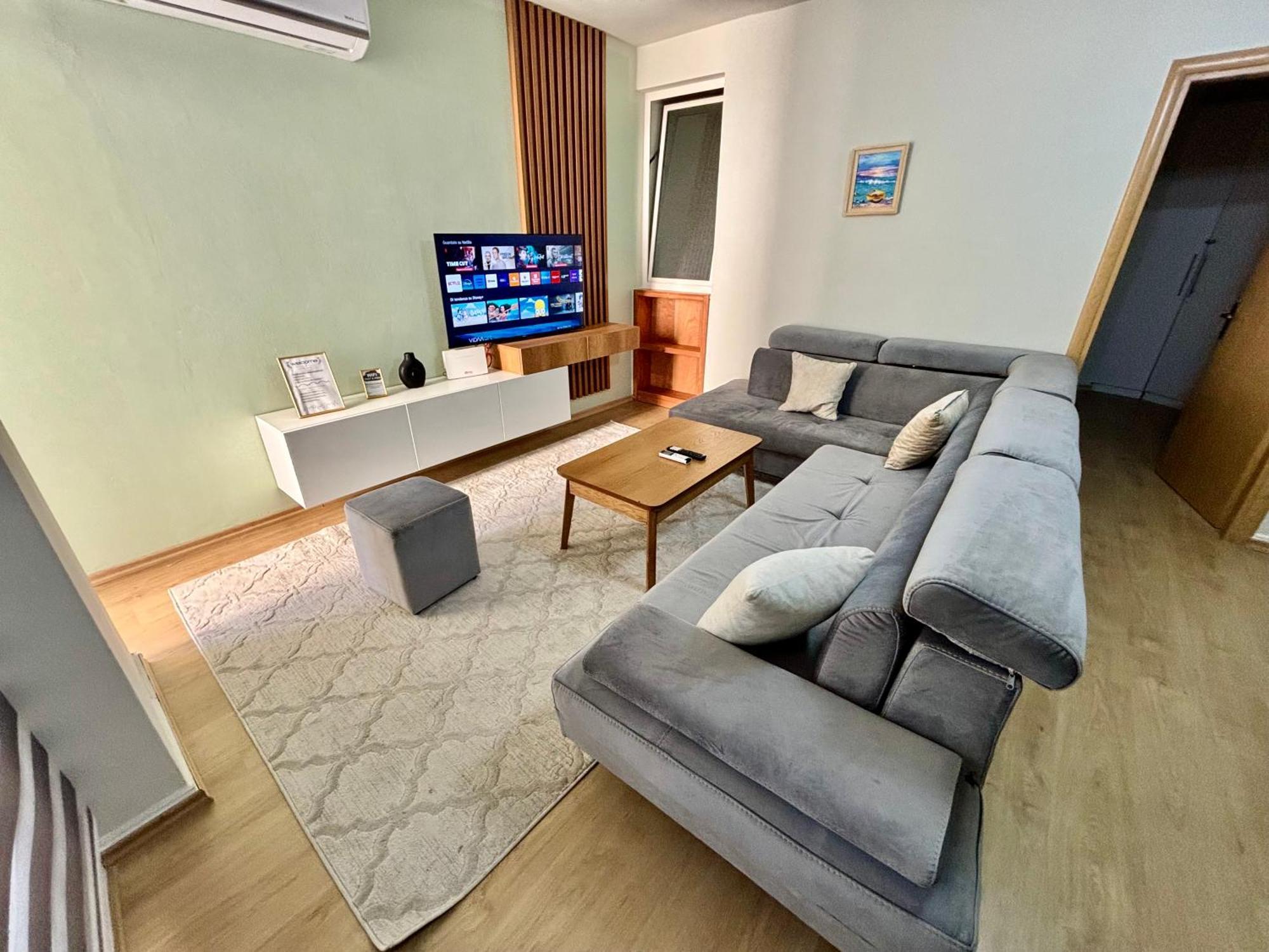 Edi'S Apartament Tiranë Luaran gambar