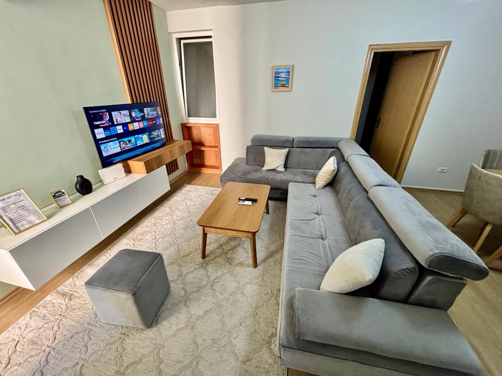 Edi'S Apartament Tiranë Luaran gambar
