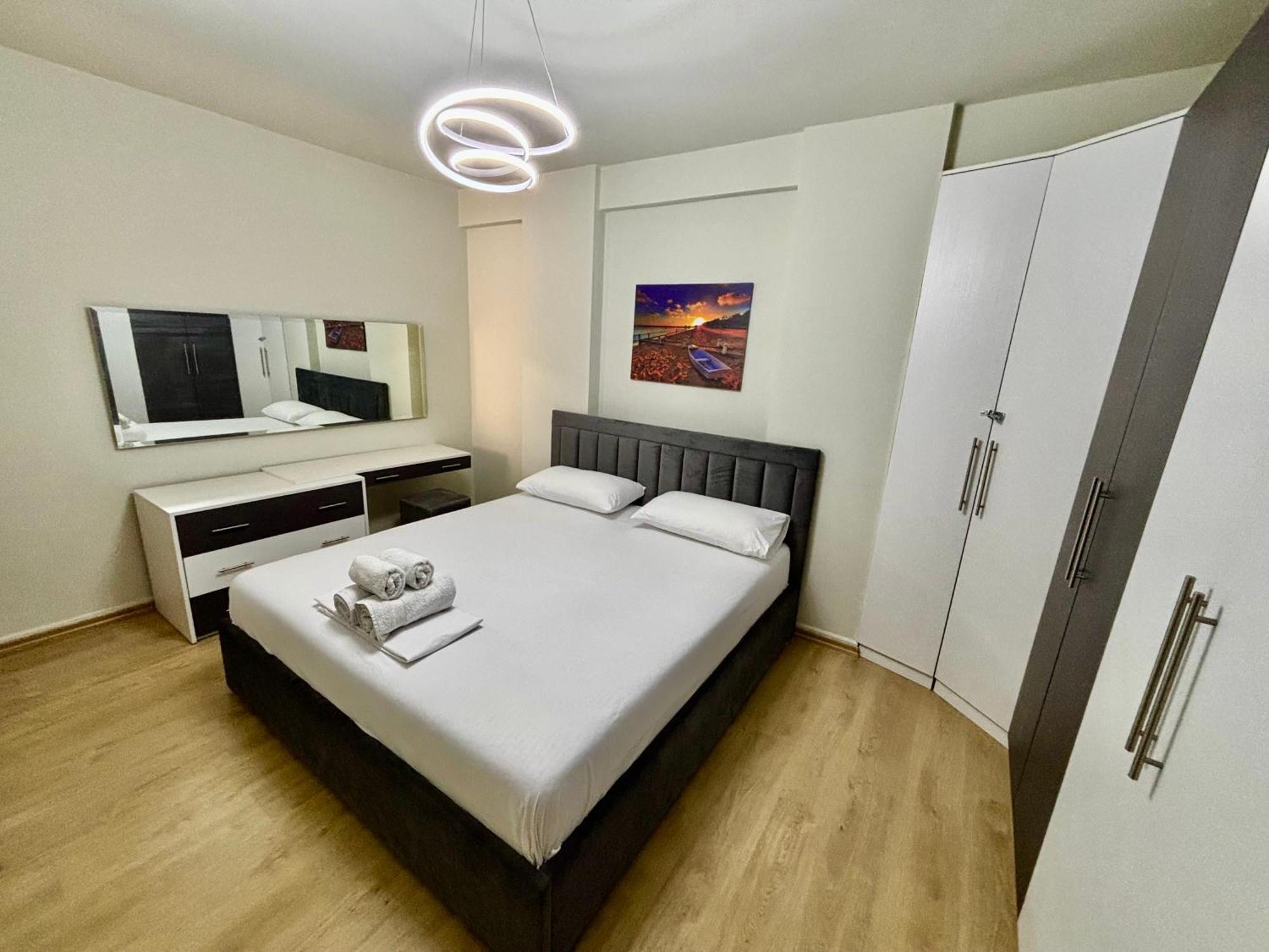 Edi'S Apartament Tiranë Luaran gambar