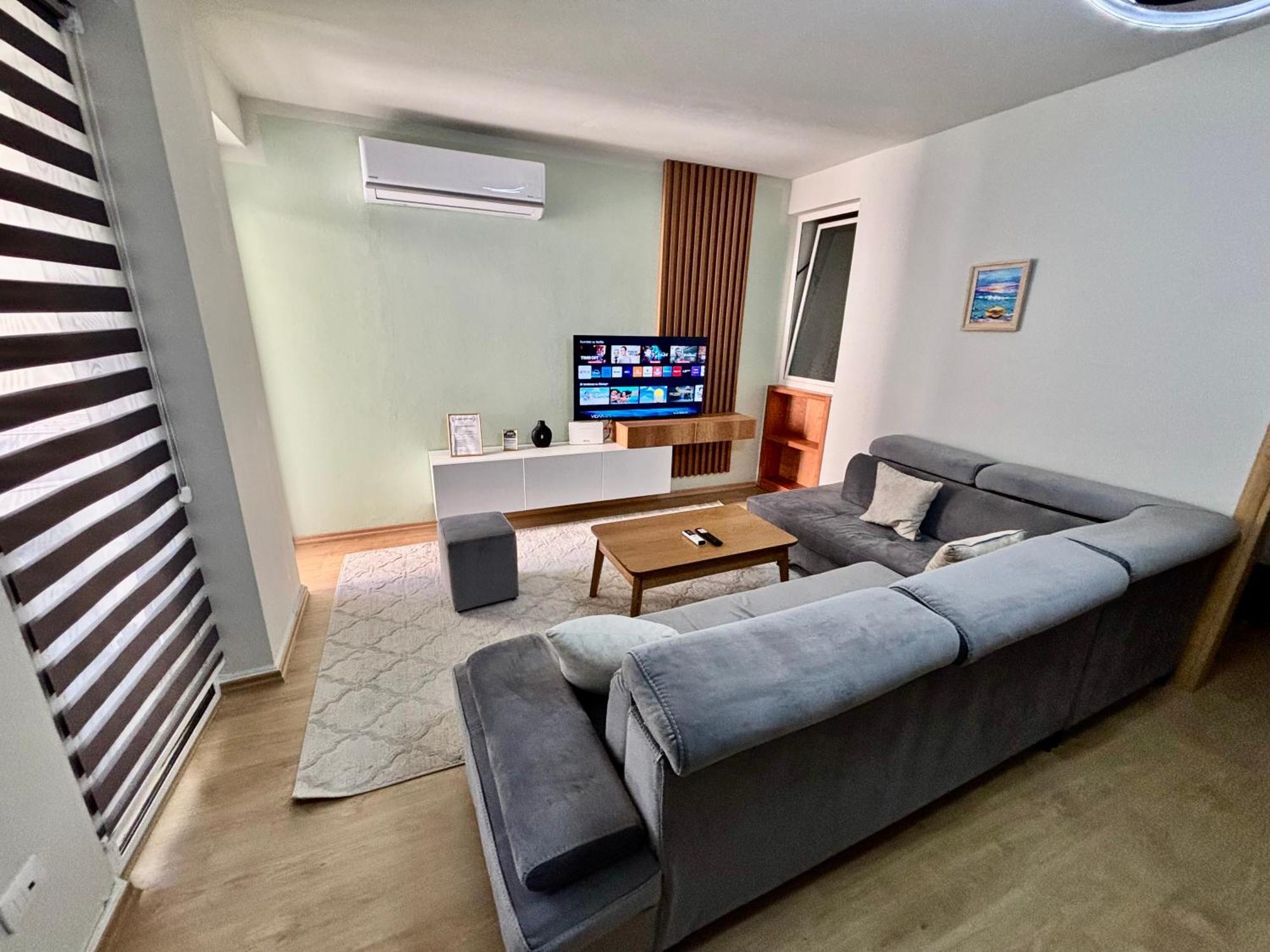 Edi'S Apartament Tiranë Luaran gambar