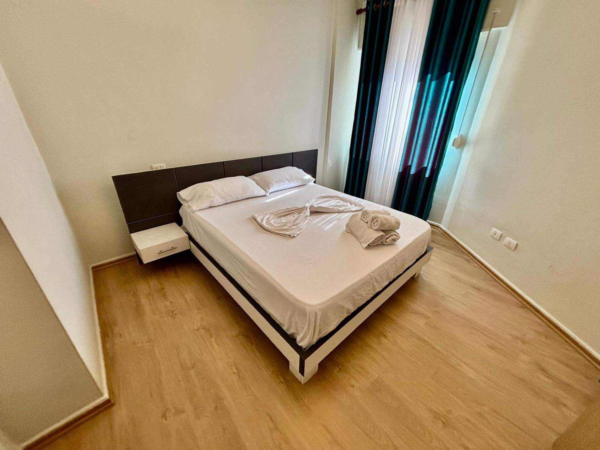 Edi'S Apartament Tiranë Luaran gambar