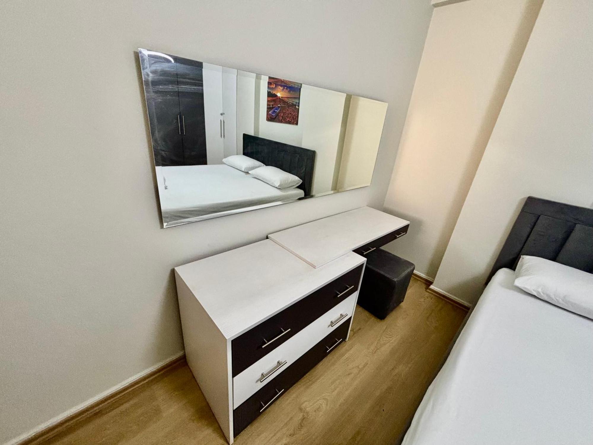 Edi'S Apartament Tiranë Luaran gambar