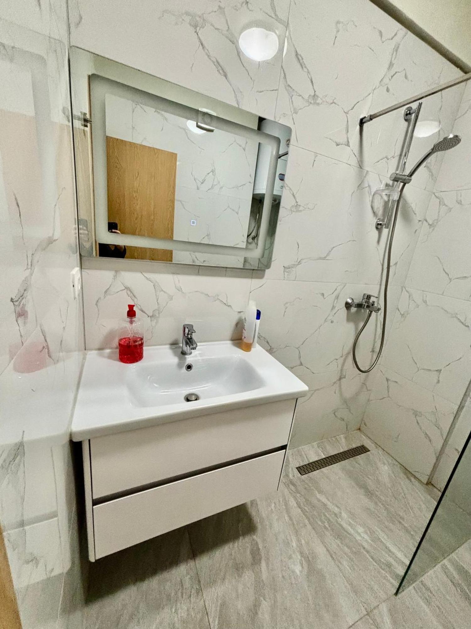 Edi'S Apartament Tiranë Luaran gambar